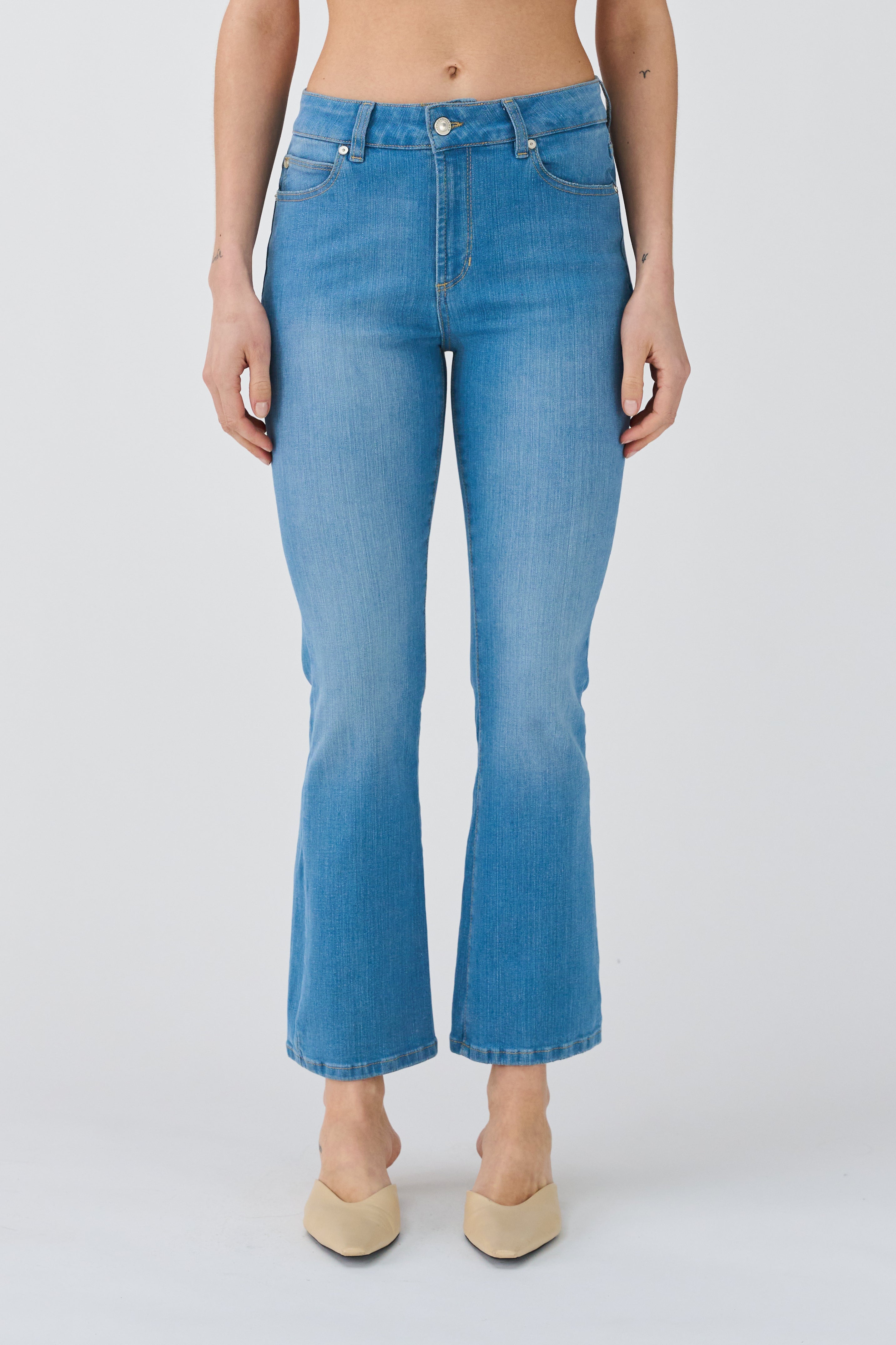 IVY-Johanna Earth Kick Flare Jeans Wash Bright Cayenne