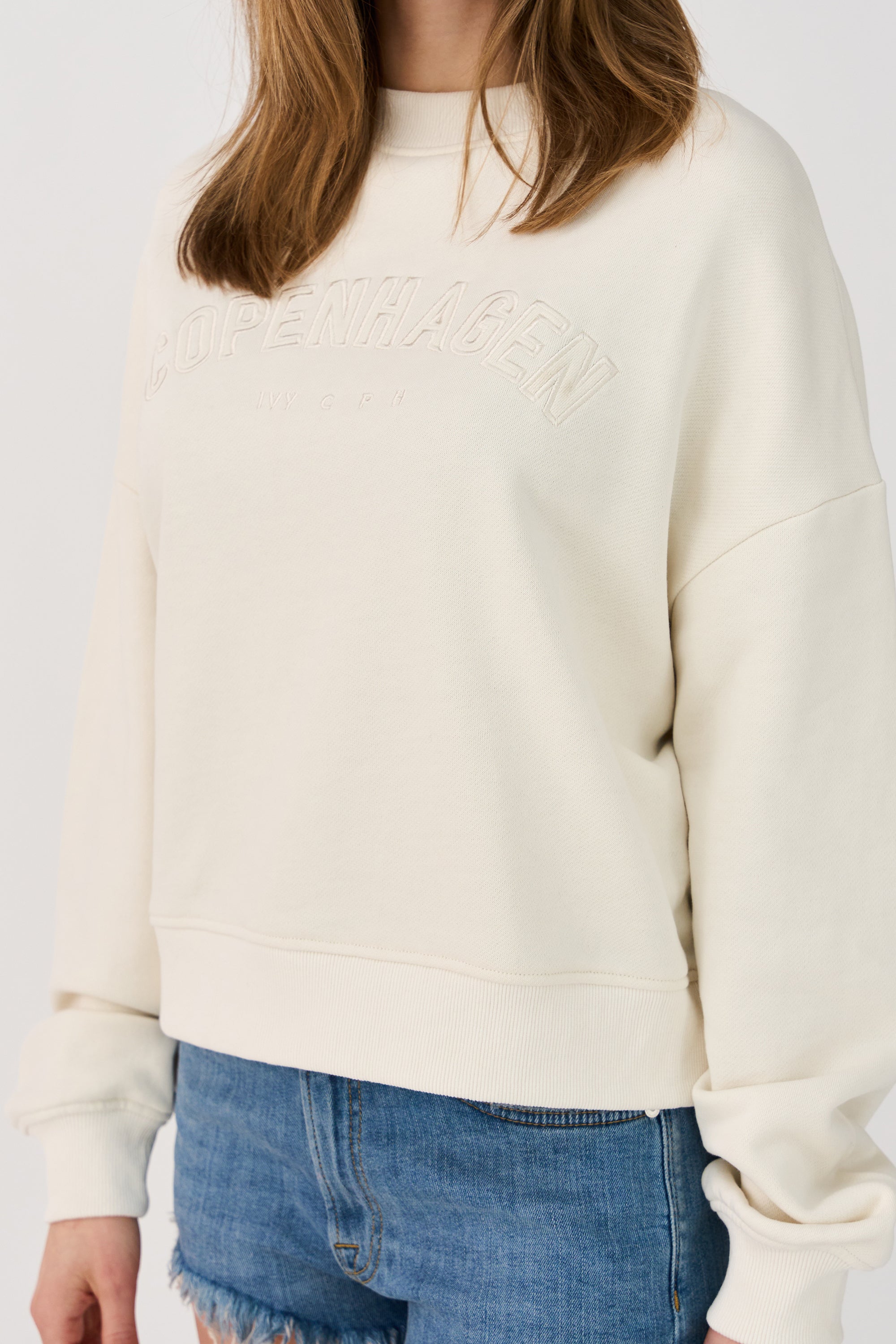IVY Copenhagen IVY-Suki Oversize Sweat Shirts & Blouses 03 Ecru