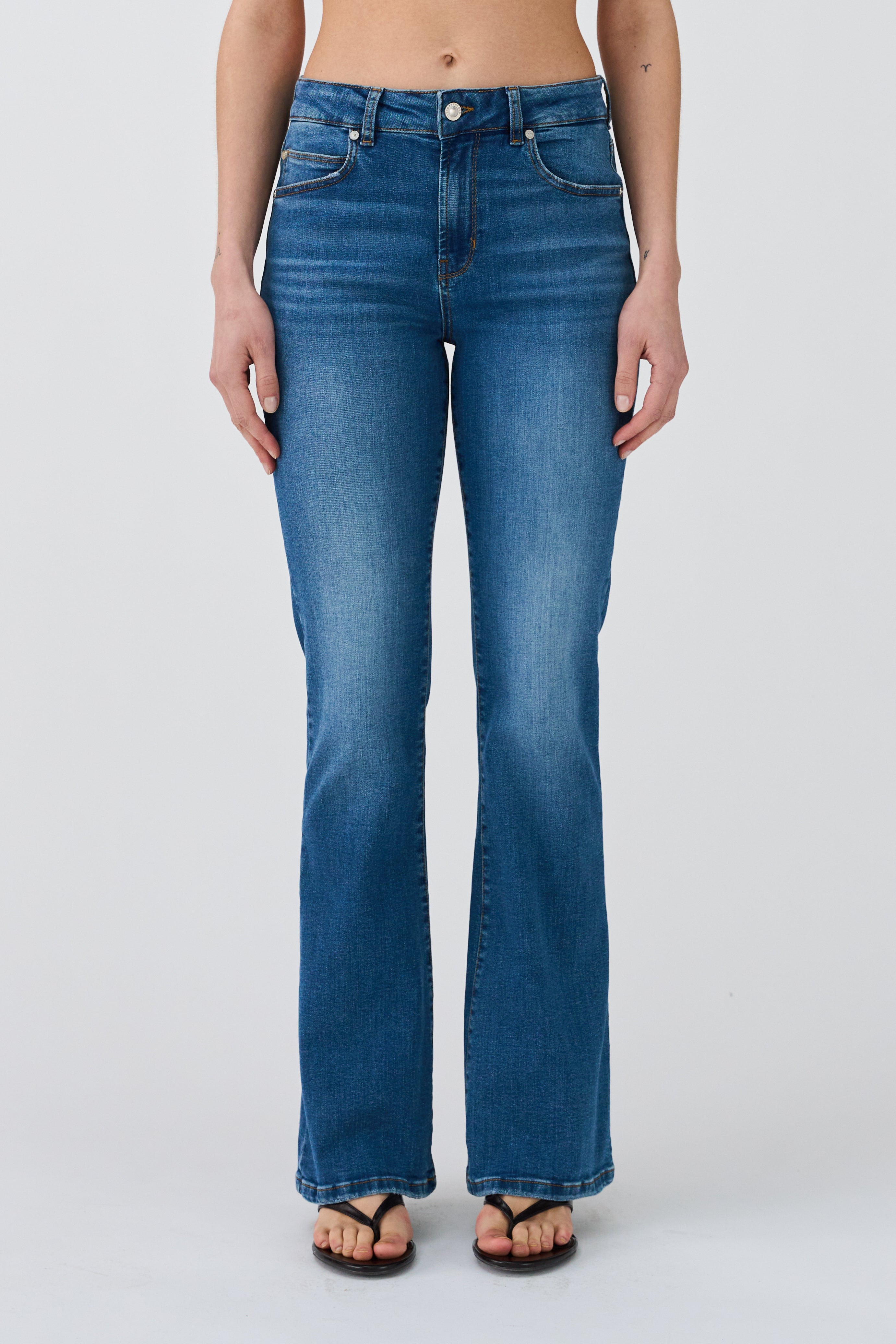IVY Copenhagen IVY-Tara Flare Jeans Wash Andorra Mid Blue Jeans & Pants